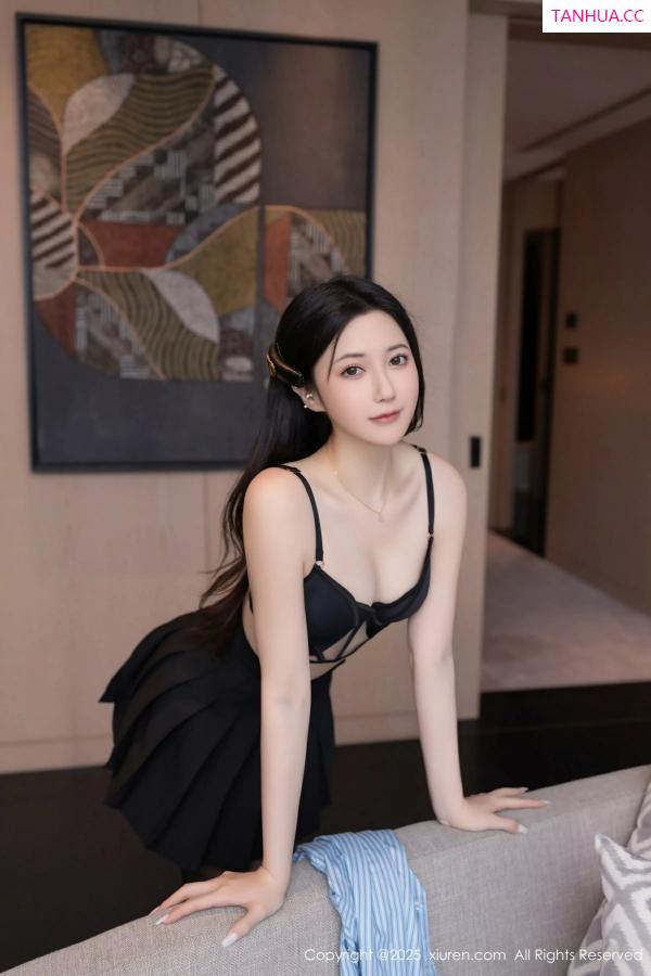 鱼子酱fish  [XiuRen]高清写真图 2025.06.13 No.10412 鱼子酱Fish 印尼旅拍第27张图片